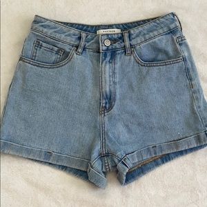 PacSun denim mom shorts size 26